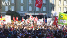 Svizzera, manifestazione a Berna contro legge anti-covid. Referendum entro pochi mesi